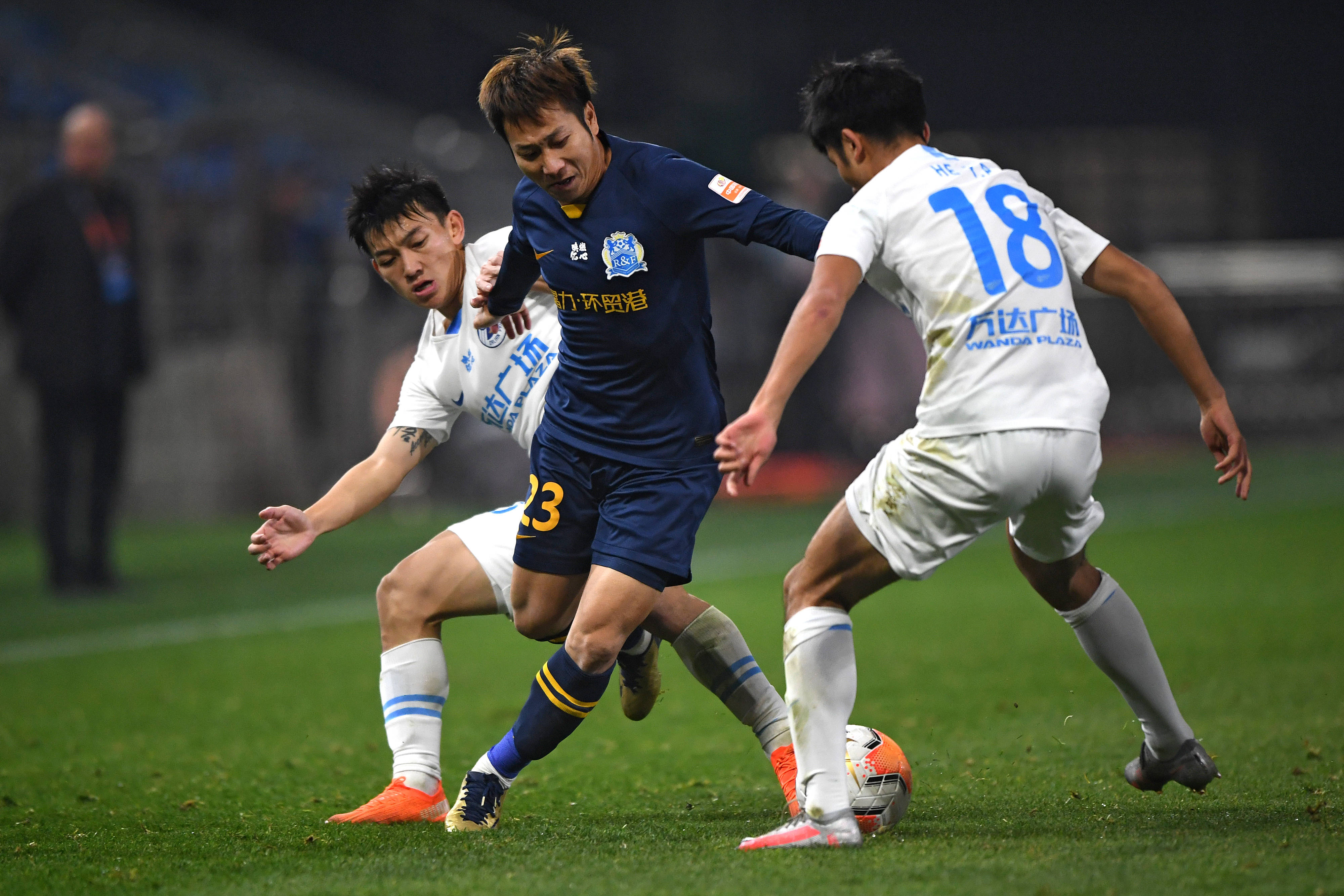 关于富力队主力球员首发位置安排巧妙的信息