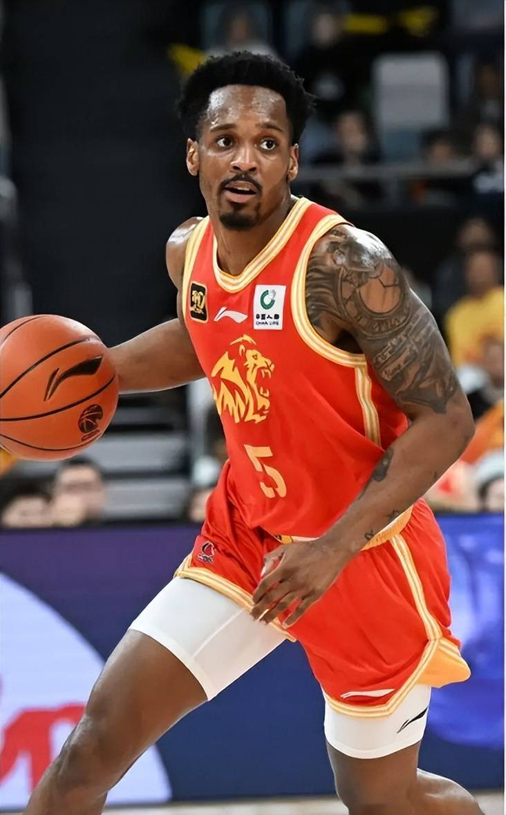 开云下载-防守战术调整得当，战术大变双倍效果