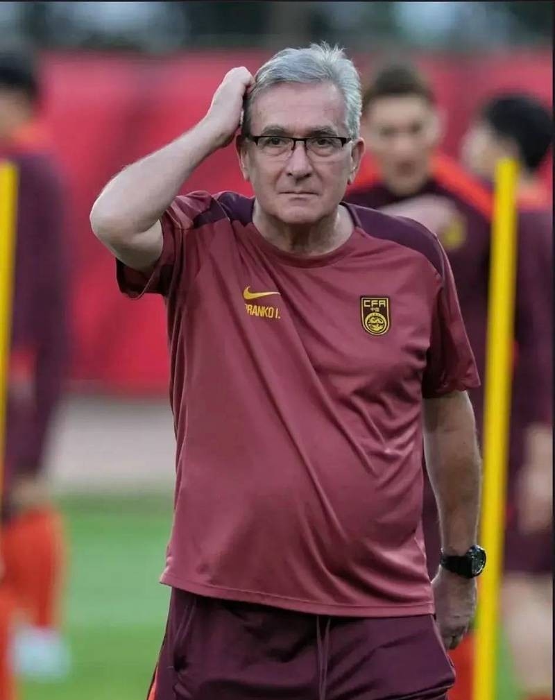 战绩低迷!球队教练高薪或触及尴尬辞职 战绩低迷!球队教练高薪或触及尴尬辞职