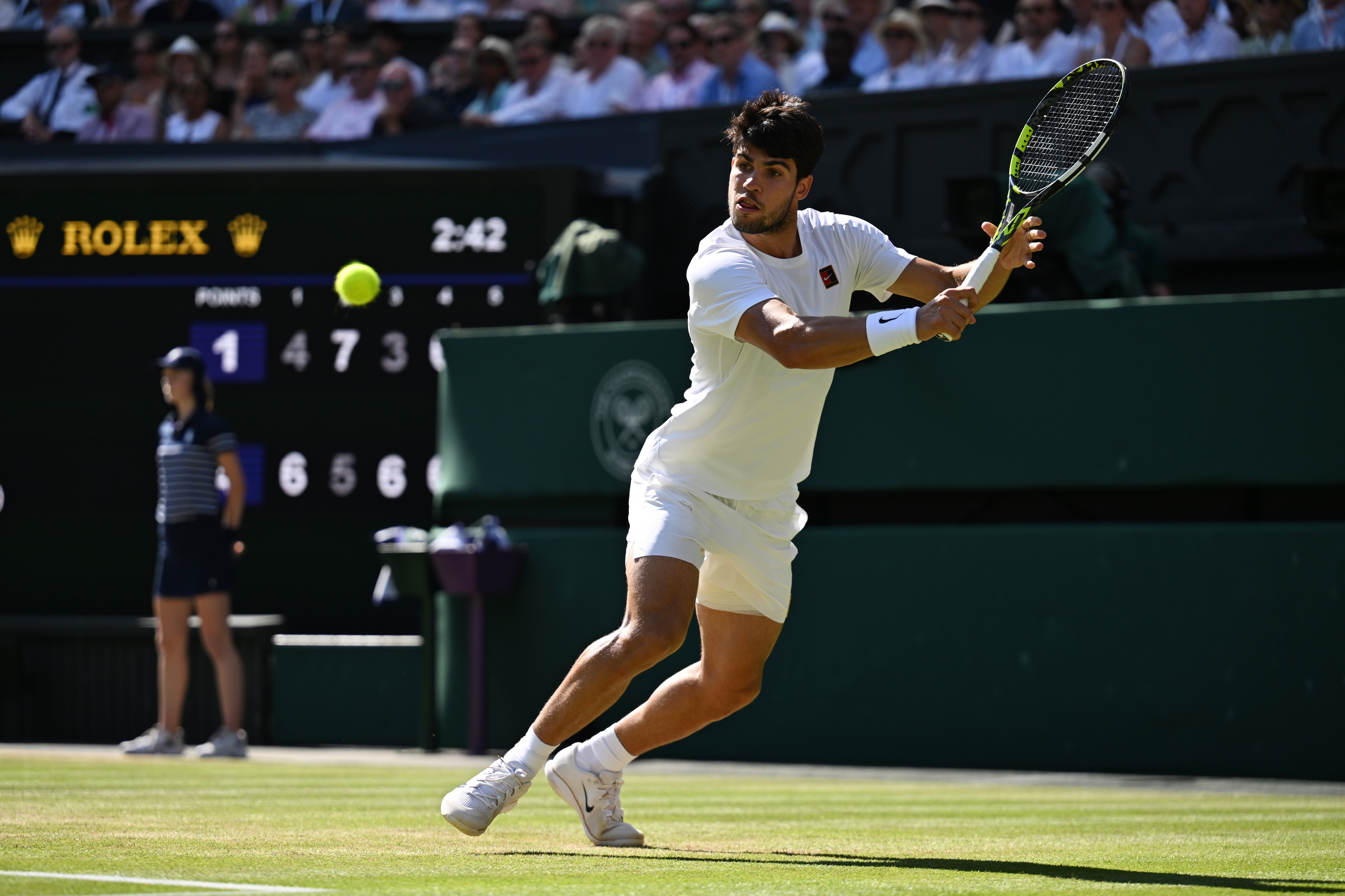 ATP总决赛险胜拉沃尔杯,阿尔卡拉斯统治全场 ATP总决赛险胜拉沃尔杯,阿尔卡拉斯统治全场