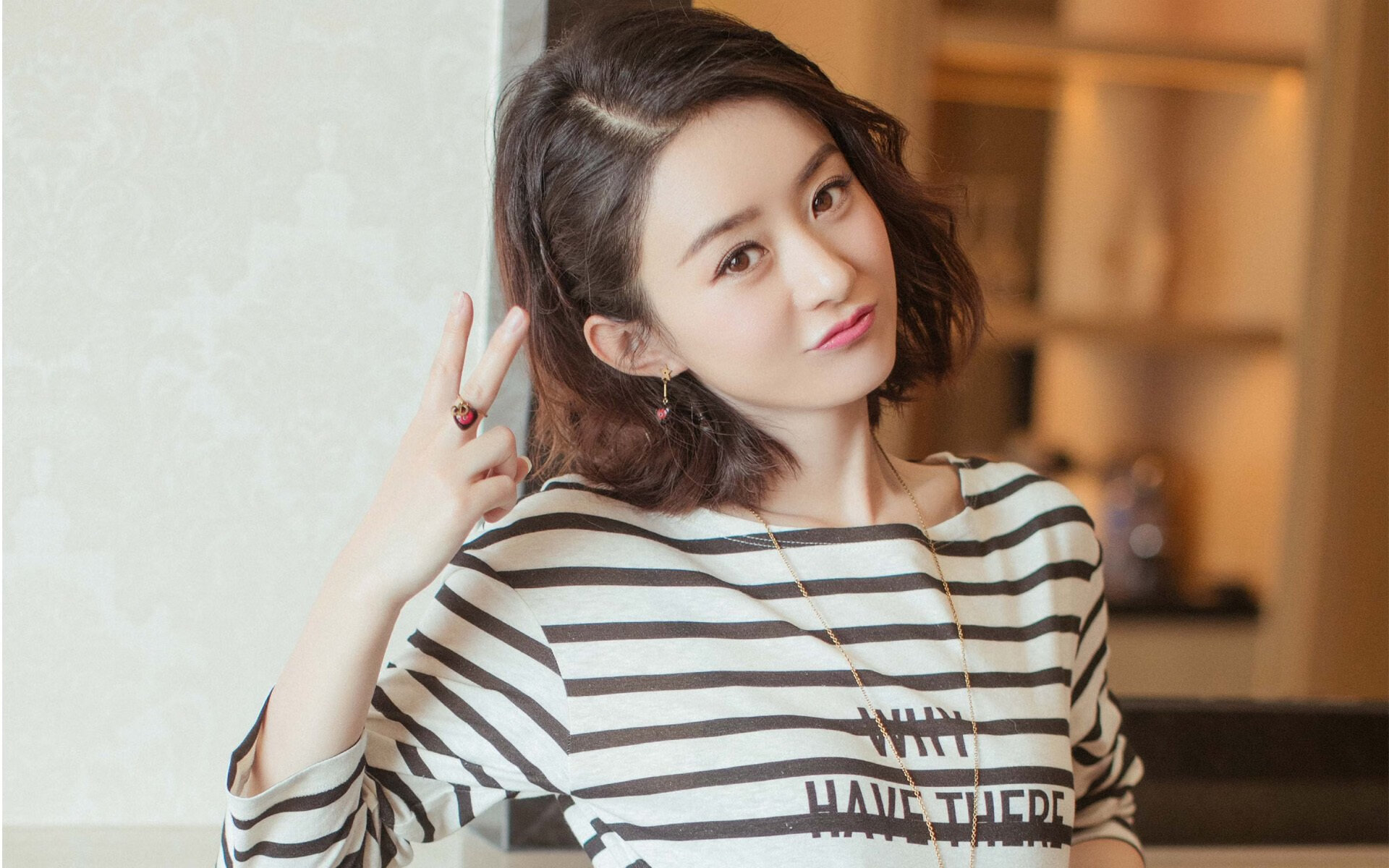 鹈鹕险胜快船，恩比德用头脑与心跳，写下关键先生定义新篇章