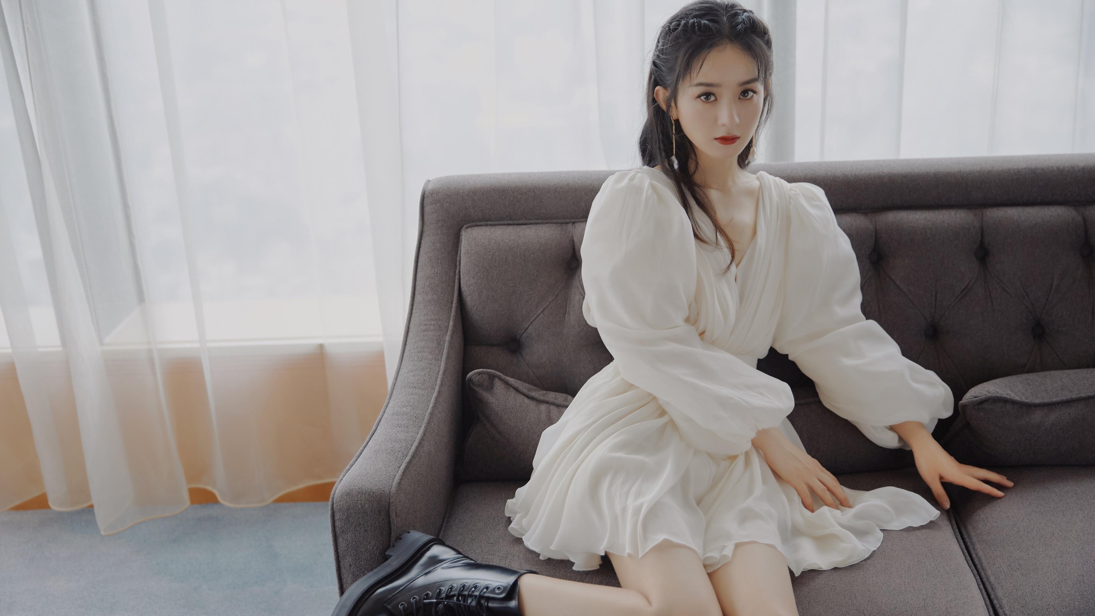 西决生死战之夜，在洛杉矶的篮球嘶吼中，听见三笘薰在英格兰海滨完成里程碑的回响